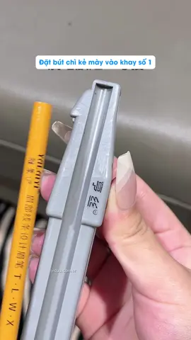 Dụng cụ gọt chì kẻ mày siêu tiện lợi. #cuucorner #ordertaobao #decor #giadungtienich #phukien #dungcutienich #gotchi #makeup #dungcumakeup 