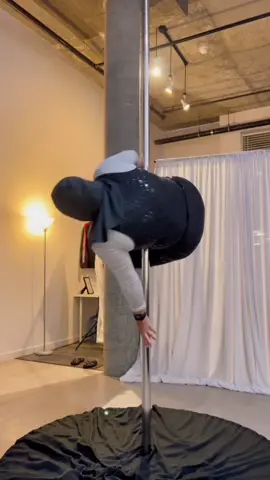 Cette mère de famille musulmane devient virale après être devenu une professionnelle du pole dance et son quotidien va vous étonner #pourtoi 