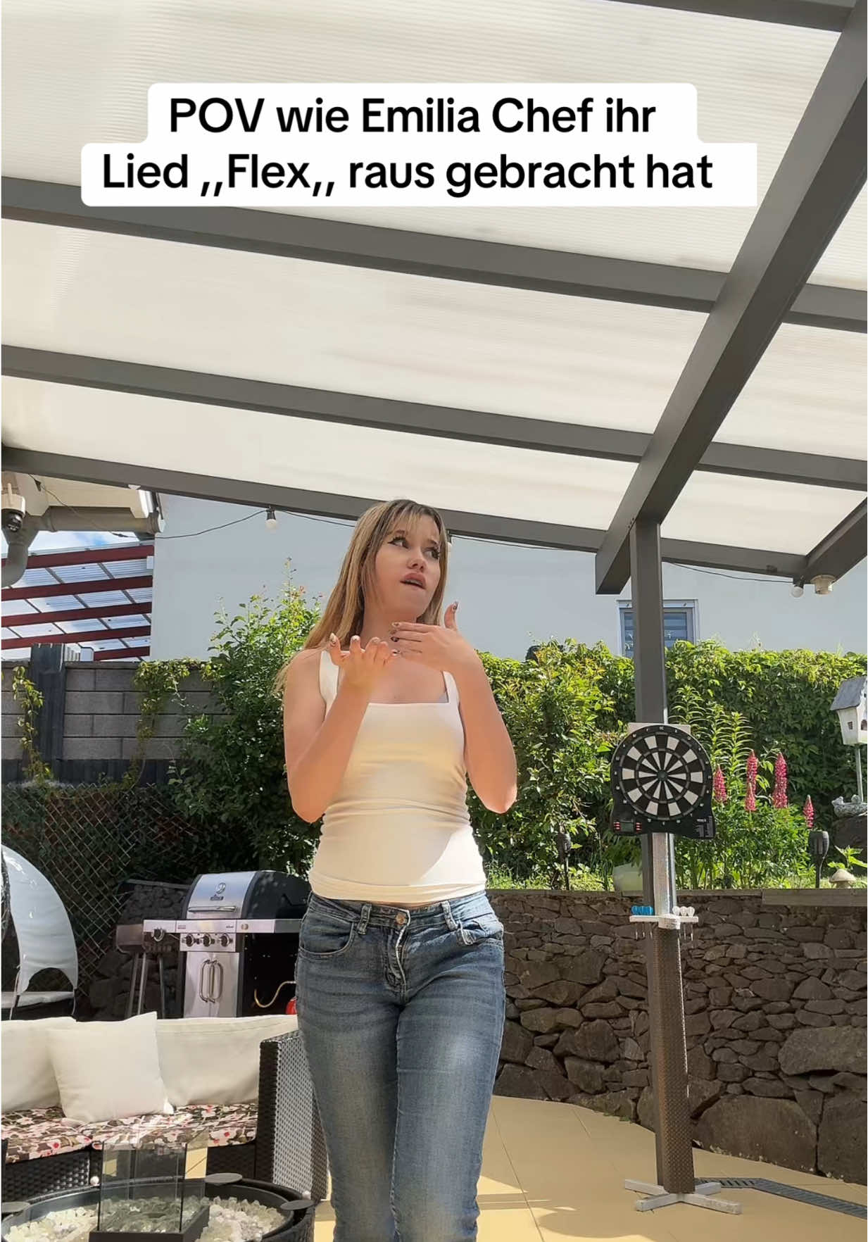 Wartet bis Ende HAHAHHA #fyp #emilia #chef #flex #song #new #zahide #lied #dancing #dance #tanzen #lustig #pov #joke #meme #povs #parodie #witzig #chatgpt #haha #omg #help #hilfe #nachmachen #copy #serdar #lunatix #school #russia #ukraine 