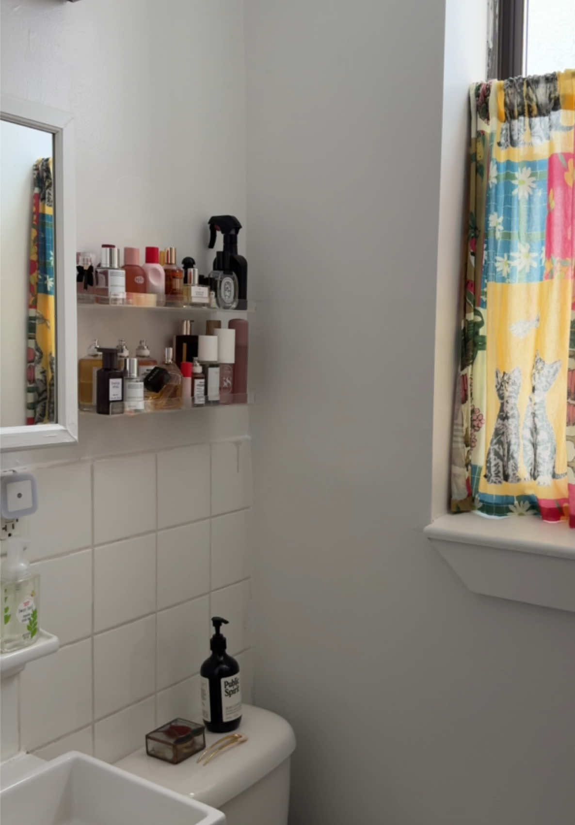 girl bathroom >> 
