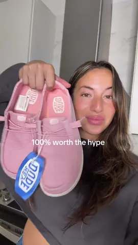 @HeyDude #heydude #heydudeshoes #heydudepartner #heydudesuperbrandday #tiktokshopcreatorpicks #ttscreatorbash #shoes 