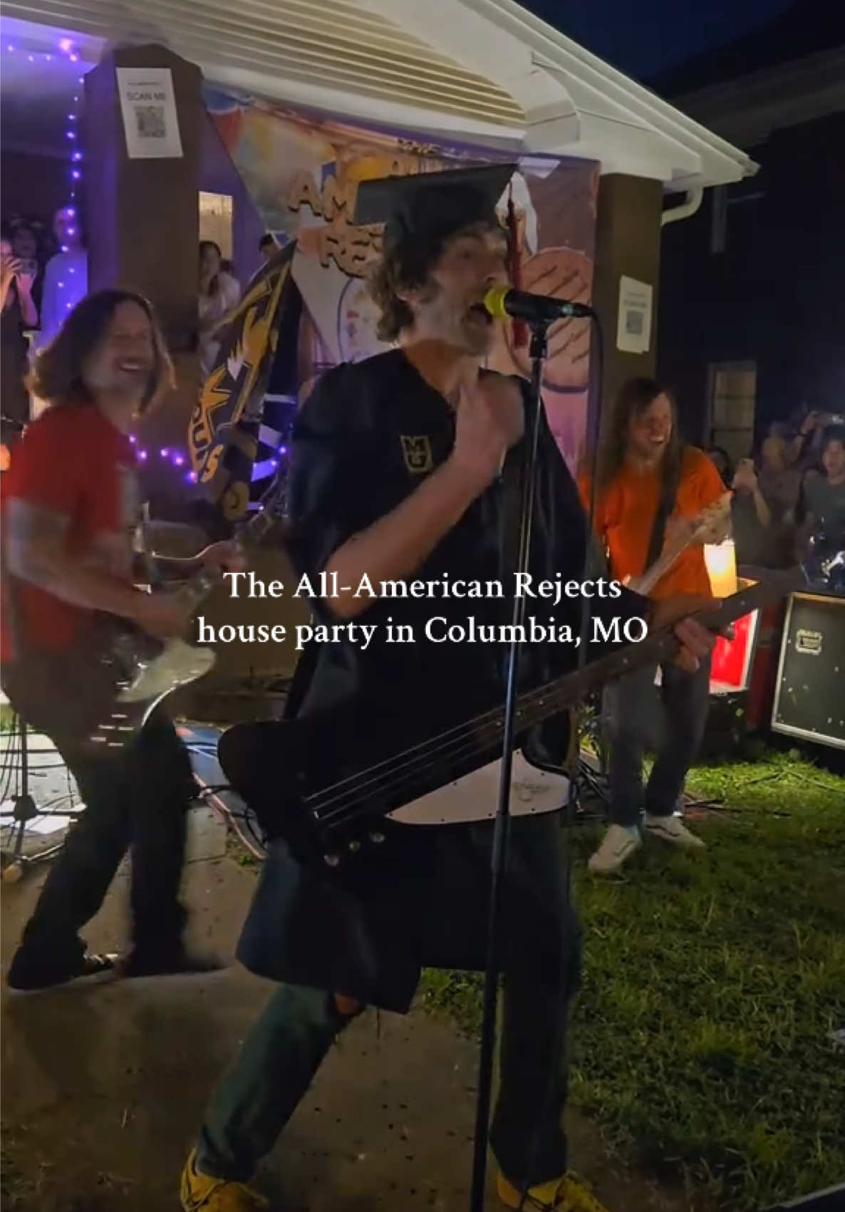 The All-American Rejects pulled off a wild surprise show in Columbia, Missouri on May 18—right in the middle of a house party near Mizzou. Announced just hours before on TikTok as part of their Sandbox pop-up tour, the band brought an unforgettable, high-energy set that had CoMo fans packed in tight. Their tour’s been popping up unannounced in cities across the country, and Columbia just got one of the most memorable stops yet. They’ll be in St. Louis this fall, opening for the Jonas Brothers at the Enterprise Center on Wednesday, October 8, 2025. Get your tickets here: https://www.bandsintown.com/e/106661582 Video credit: @Kaitlin Marie  @All-American Rejects  #allamericanrejets #theallamericanrejects #stlouismo #columbiamissouri 