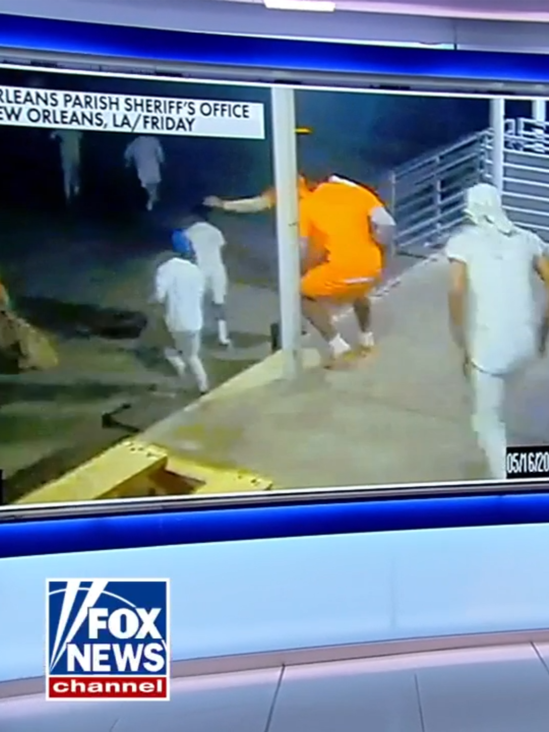 “This was coordinated.” 7 inmates are still on the loose after escaping from a jail in New Orleans and authorities are questioning whether this could be an inside job. Brooke Taylor has the latest.