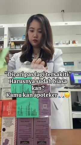 Jd apoteker memang sudah harus terlatih mental nya 🙏🏻🙏🏻 #pharmacist #apotekerhits #farmasi #apotekertiktok #jokesfarmasi #gombalanapoteker #apotekergalau #fyp 