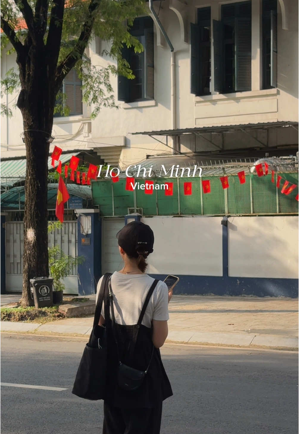 โฮจิมินห์ 2025 มีอะไรใหม่ ๆ เยอะเลย มารอบที่สองแล้ว ฟีลกู้ดมาก . #เวียดนาม #vietnam #hochiminh #โฮจิมินห์ #คาเฟ่เวียดนาม #คาเฟ่โฮจิมินห์ #cafe #คาเฟ่ #ถ่ายรูป #ตู้ปลา #คาเฟ่ต่างประเทศ #เที่ยวต่างประเทศ #รีวิวเที่ยว 