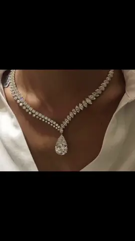 Diamonds are a girls bestfriend #richandrare #luxurymood #diamond #elegant #necklaces #elegantjewellery #trending #diamonds #pinterestaesthetic #moodboardaesthetic #moodboard #foru #foryoupagе #fypシ゚ #fyppppppppppppppppppppppp 