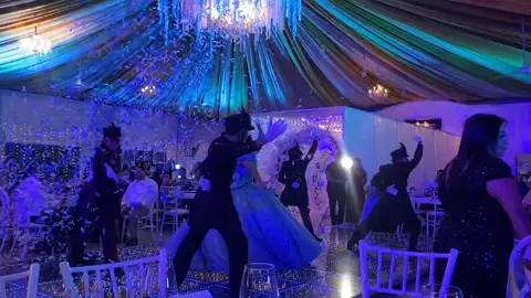 XV AÑOS DE YAKI CAMAS 🤩😍 Agenda tu cita de cotización, escríbenos y aparta tu fecha, haremos de tu fiesta una noche mágica y extraordinaria 🤩😍 Somos JL Dance Academy 😎 #ambiente #viveybaila #Huixtla #bailaresvivir #entrenamiento #hiphopdance #fabricadebailarines #bailarinestop #clasesjldanceacademy #FormandoTalentos #Chiapas #México #dancer #chambelanes #bailarinestop #chambelanespro #chambelanes #rifados 