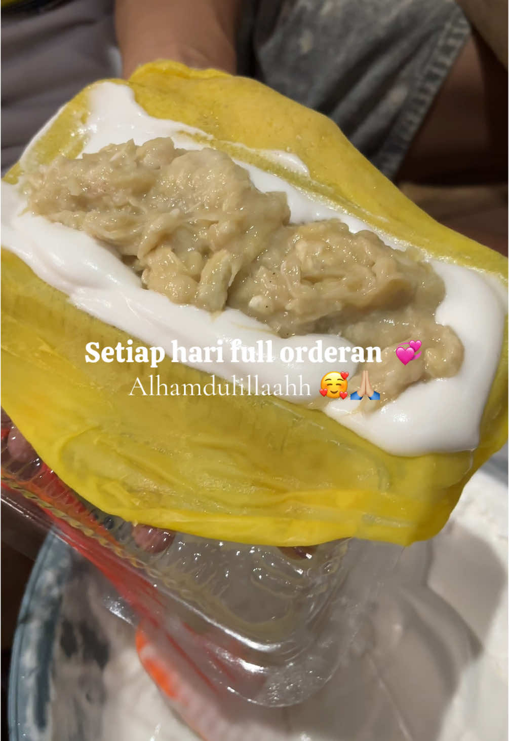 Alhamdulillaaahhh🙌🏻🙌🏻 #pancakedurian #pancakedurianroll #rumahproduksi #produksidurianroll #pancakedurianrollmalang #rolldurian #fyp #bcaxyz #rolldurian #kulinermalang #pancake #pancakeroll #fypage #bcaxyz #fyp 