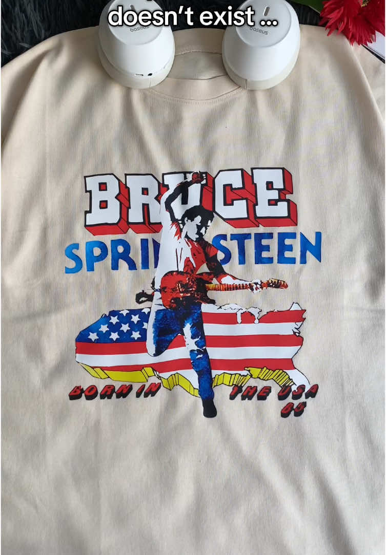 Get it 🥰 #brucespringsteen #brucespringsteenedit #brucespringsteenconcert #shirt #tshirt #fyp #viral 