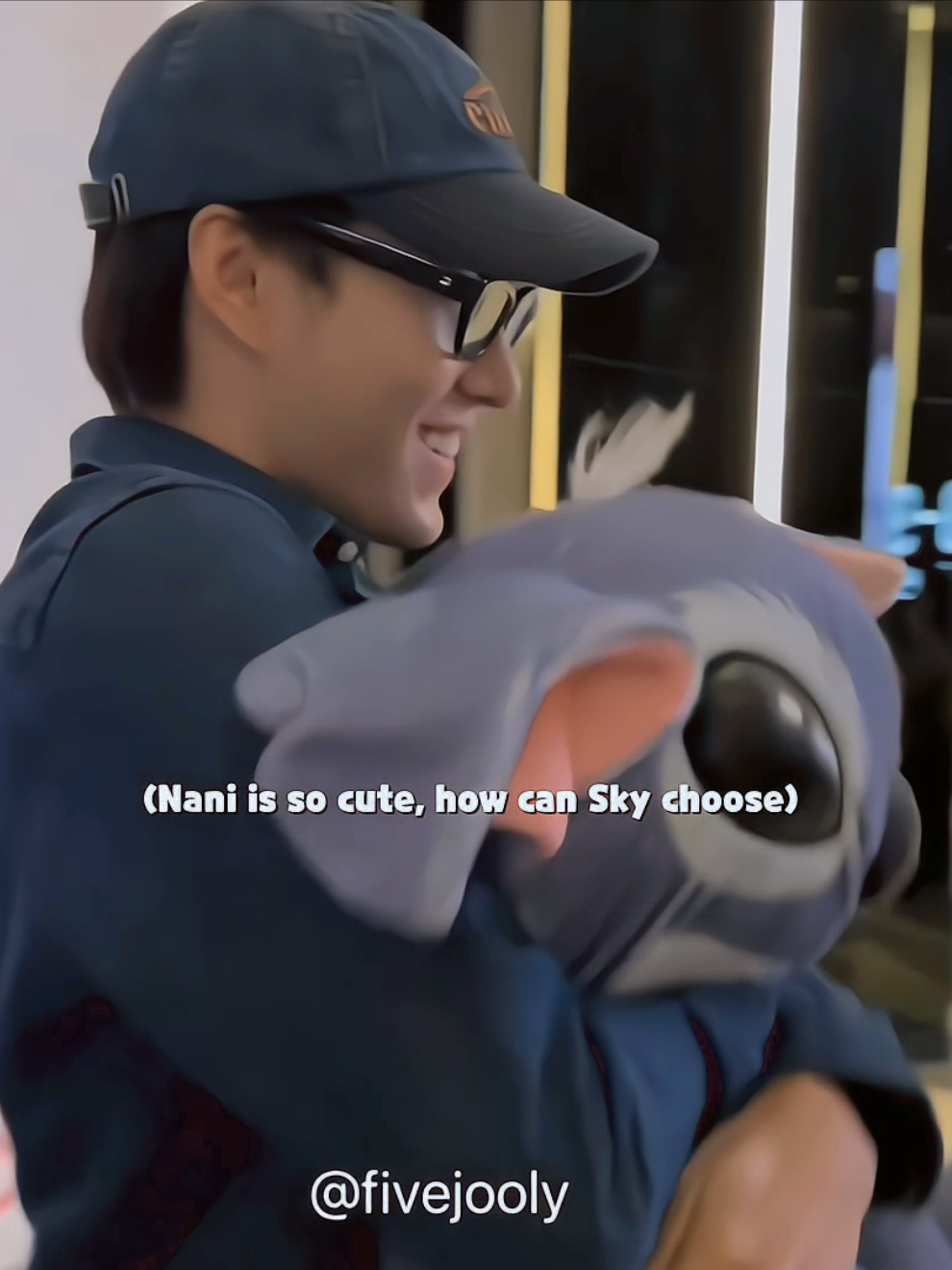 mấy anh chị pv cứ làm khó nhỏ hoài đi =))) #สกายนานิ #skywongravee #skynani #hirunkit_ 