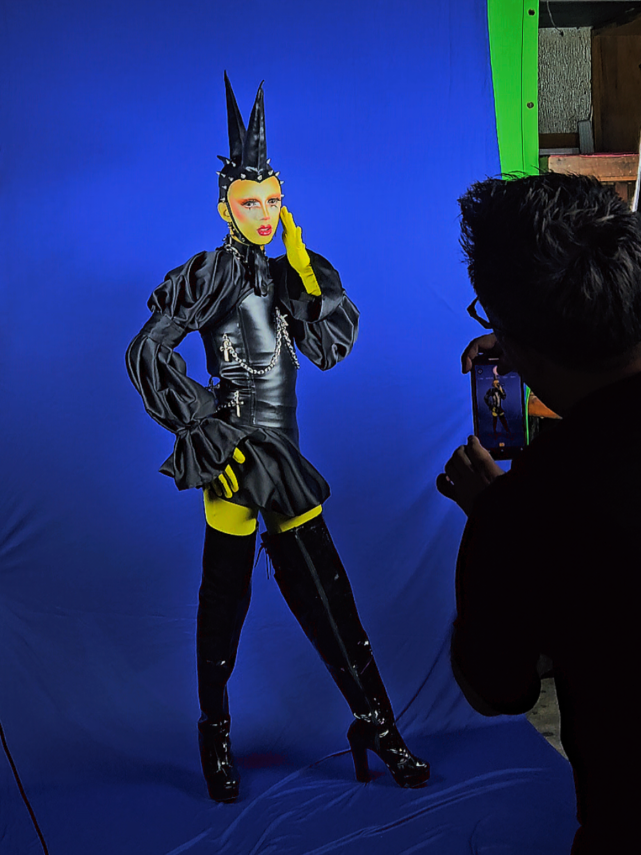 photoshoot day ✨️🖤 #photoshoot #fashiontiktok #dragqueen #fashionkilla #fypageシ #clubkidmakeup #punksnotdead 