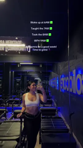 Mondays are for setting the tone of the week 🤠 #ditl #nyc #workoutclass #morningroutine #solidcore #wfh #9to5 #morningvibes 