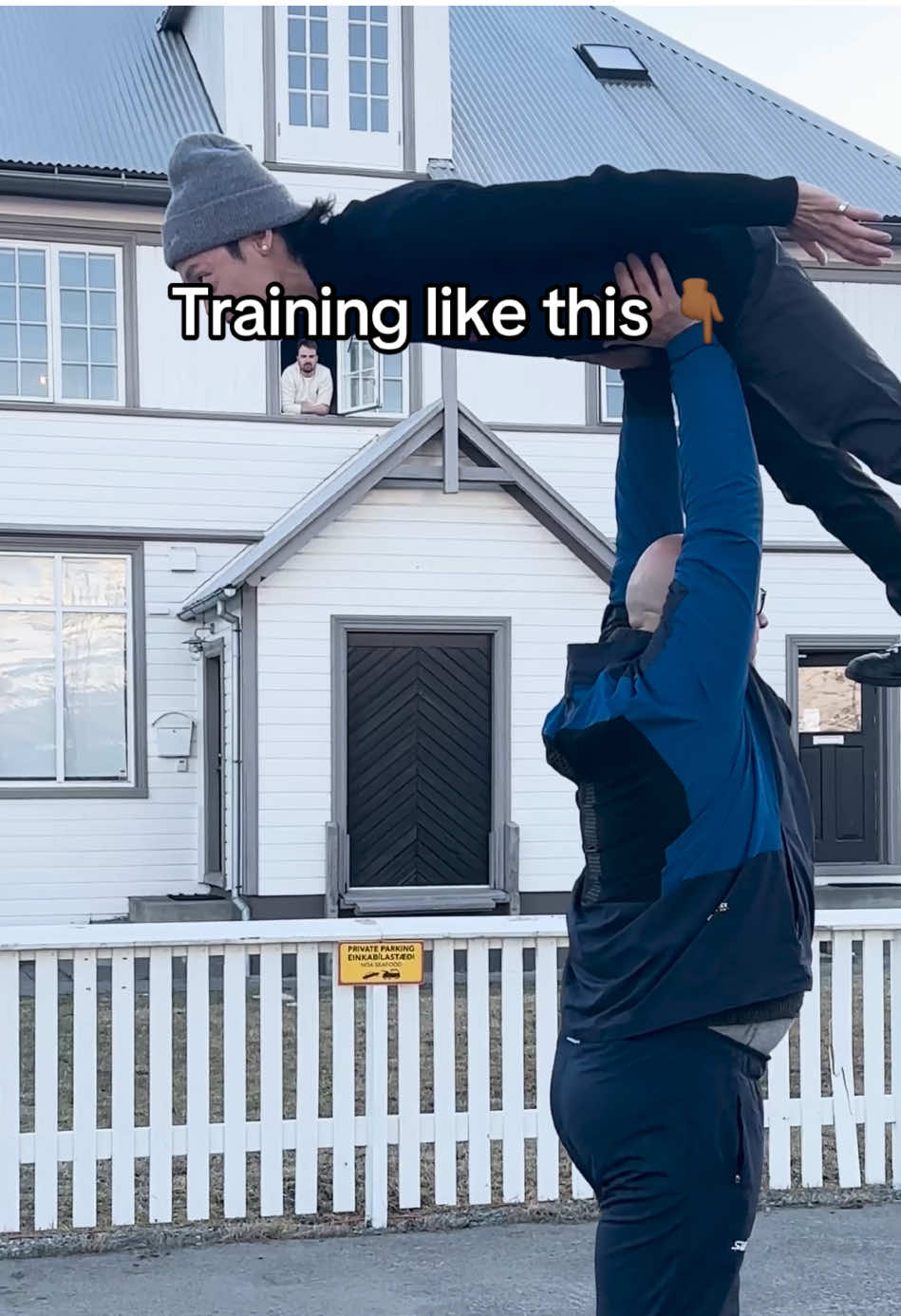 Putting in the work 💪🏼🔥 #skiflying #Fitness #training #fitnesstiktok #FitTok #redbull #givesyouwiiings 