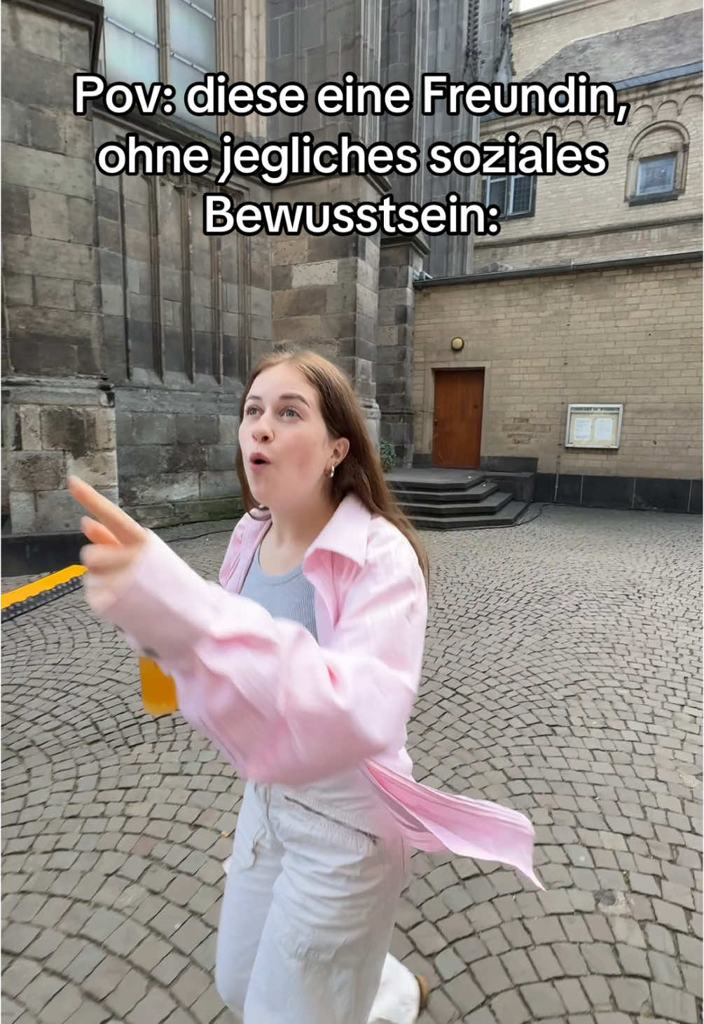 Wer erlaubt diesen Leuten auf die Straße zu gehen 🤡 #comedy 