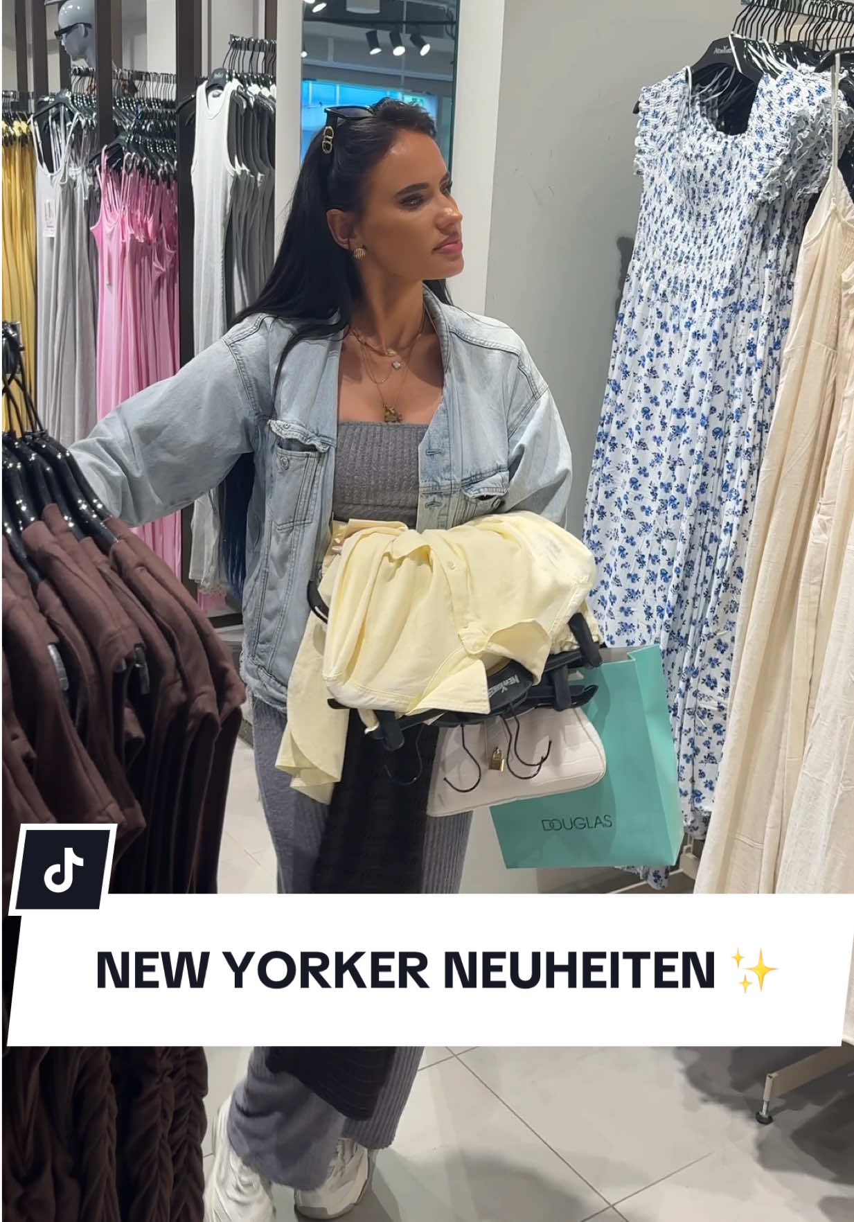 Fällt es euch schwer Dinge, die euch gefallen, nicht zu kaufen? 🛍️ #newyorker #newyorkerhaul #newyorkerfashion #neuheiten #sommervibes #geschäft #shoppen #newyorkerneuheiten #bielefeld #viral #fyp #fy #foryou #fürdich 