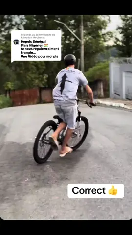 Réponse à @Ramadan Moubarak  Quel incroyable technique de cycliste.