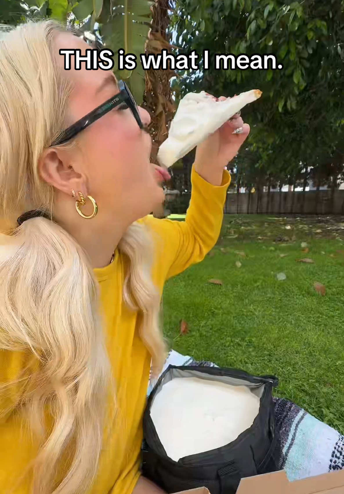 The only good dipping sauce🤚🏼 check out more on my IG REEELS Laurengodwin #metapartner 