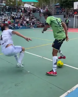 Dribles mágicos no Futsal 🤯🔥 #futsal #skills #dribles #fyp 