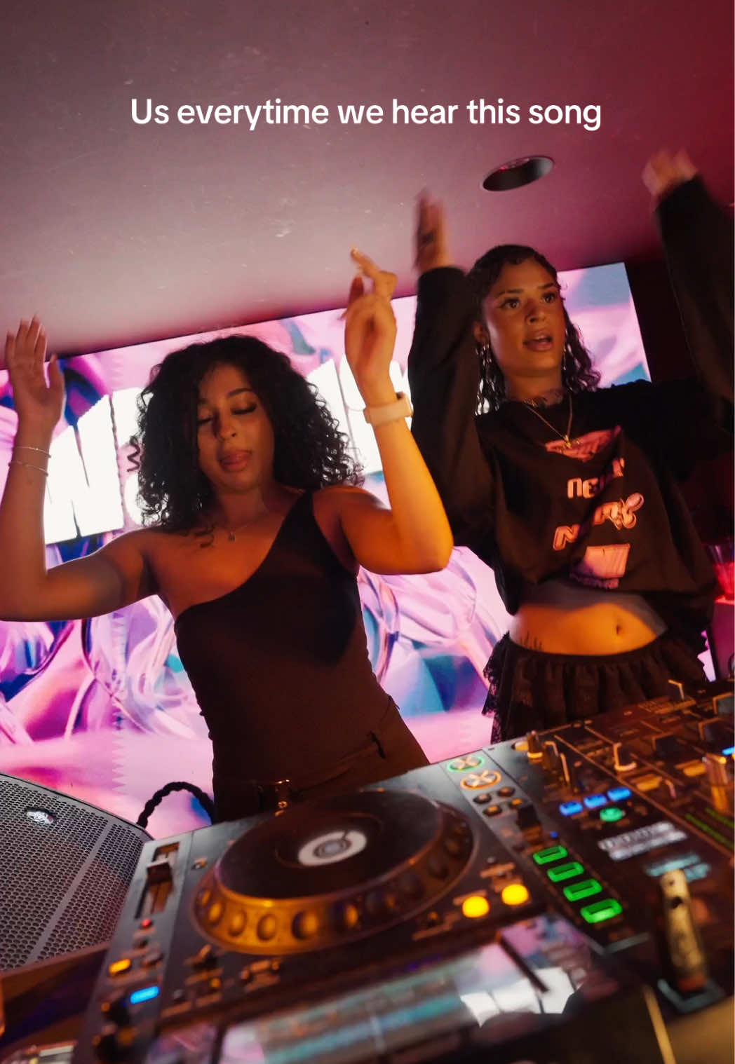 Always hits 💅🏽 @Charmaineyasmine  #dj #djnems #femaledj #afro #afrobeats #amapiano #birimarung #amapianodance #amapianochallenge #fyp #foryoupage #club #liveset #djgirls #night #foryou #afrodance 