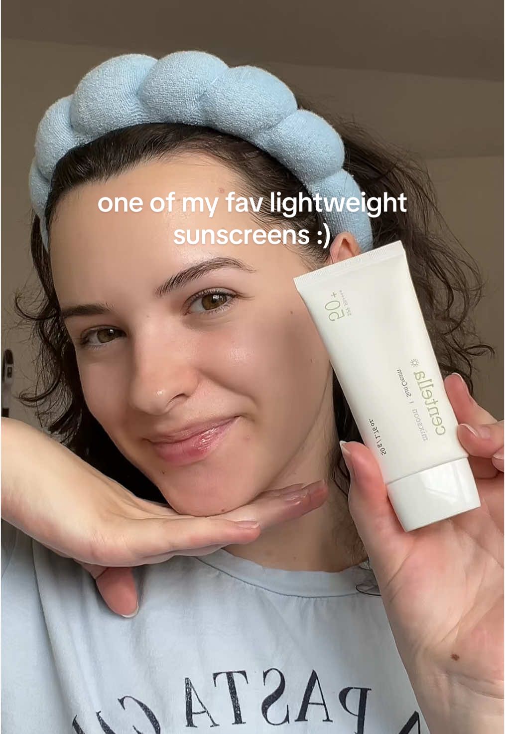 So lightweight and glowy ✨🤍 @mixsoon #sunscreen #spf #mixsoon 