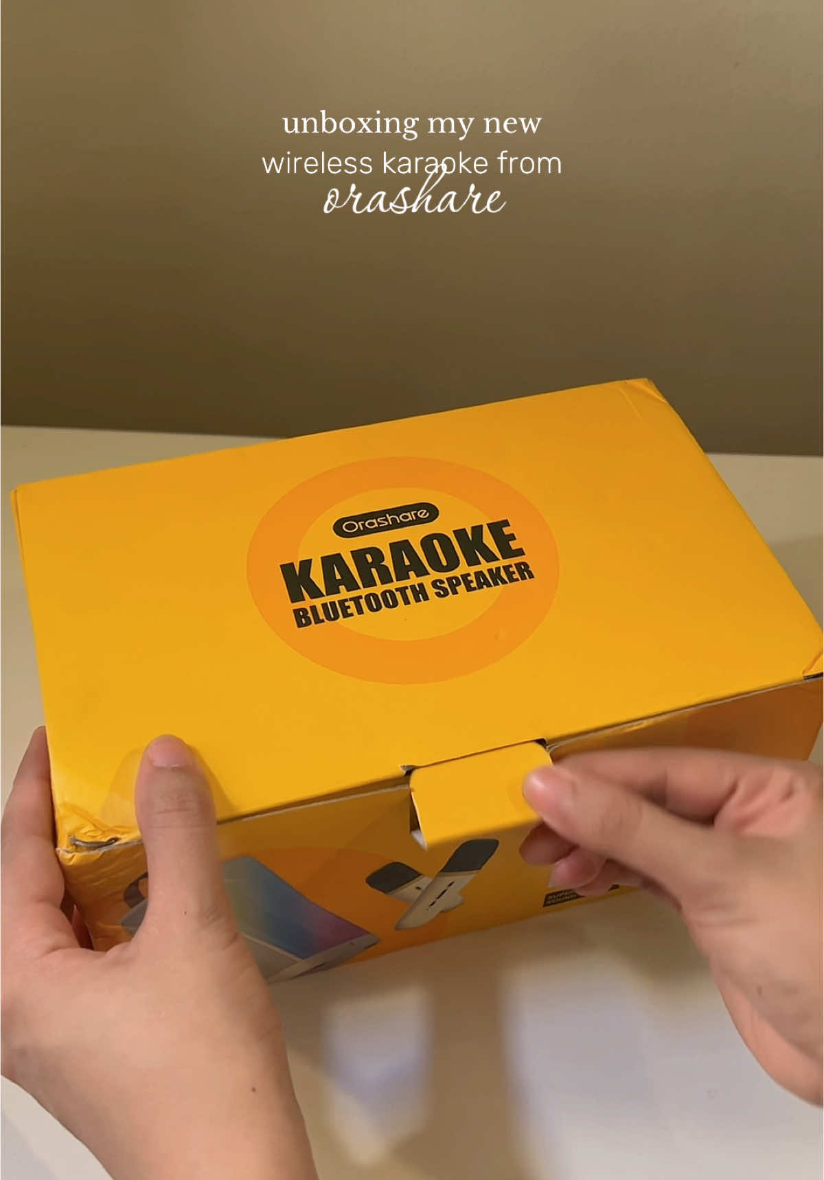 affordable wireless karaoke from orashare ✨🫶🏻💛 #fyp #fypph #orashare #orasharekaraoke #wirelesskaraoke #karaoke #videoke #sing #singing #song #songs #bluetoothspeaker #speaker #microphone #orashareph #giftideas #paydaysale #pinay #pinoy #kantahan #kanta #jammingwithfriends 