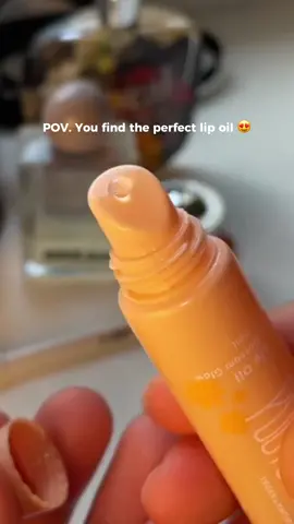 POV: You finally find the one 🍑 Non-sticky, natural glow, and actually lasts through your 9 to 5. Peach Blossom Lip Oil is that girl. 💼✨