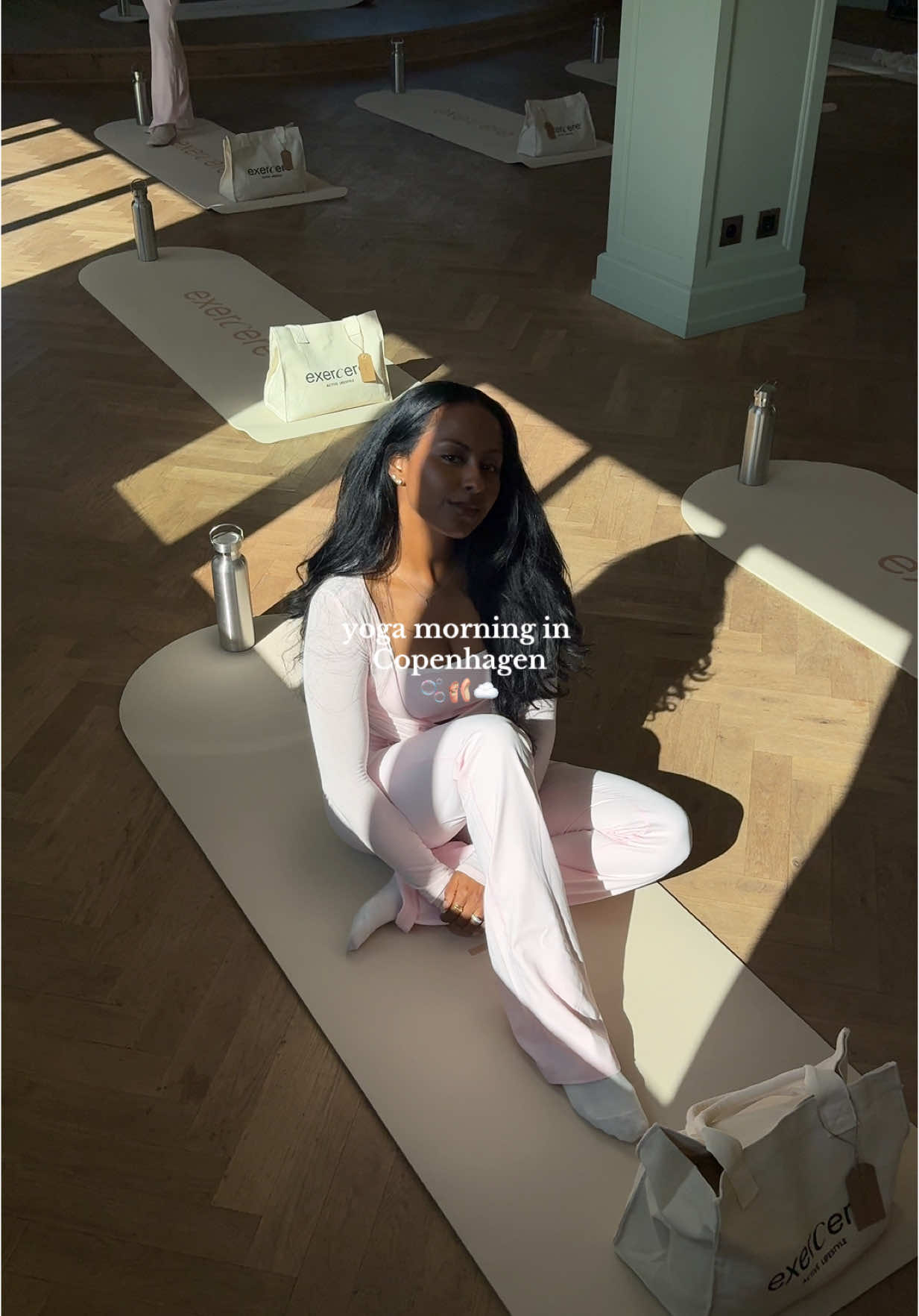 🎀🤍 #copenhagen #yoga #exercere 