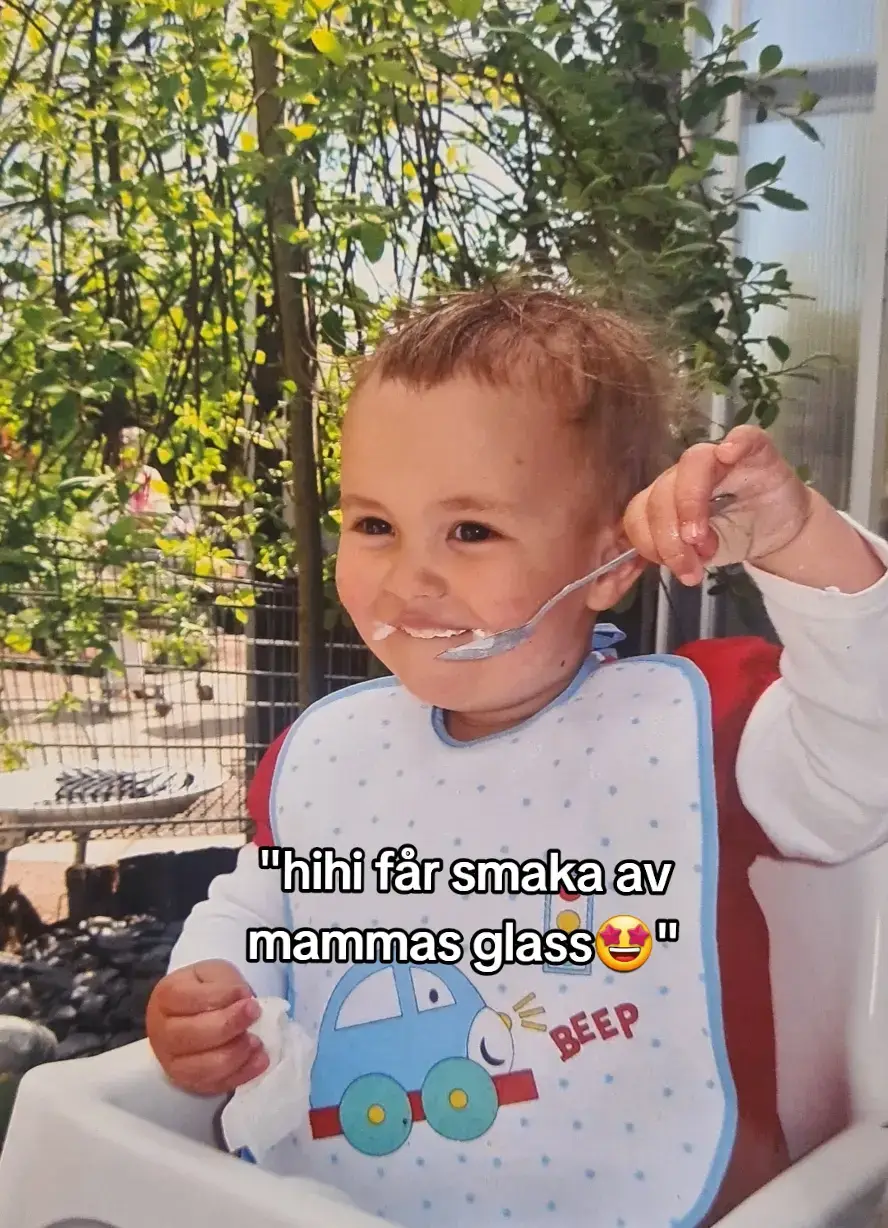 tyckte detta kunde vara kul haha (blir sur om detta inte går viralt snart🙄😇) #återpubliceragärna #gåviral #sommar #älskaglass 