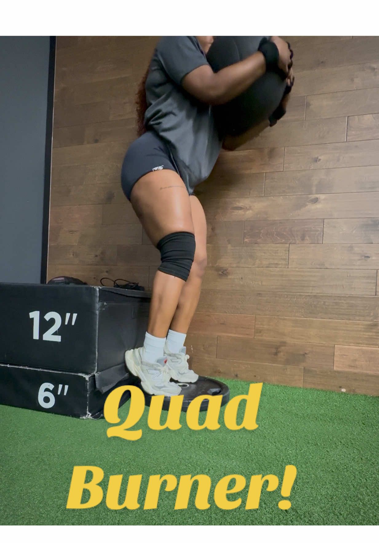 A juicy quad burner to target those quad muscles! 🍗🦵🏾 Weights are optional, it’s meant to be slow & controlled. 15 x 3 OR till failure.  #quads #fyp #quad #legday #legworkout #gym #GymTok #gymgirl  #workout 