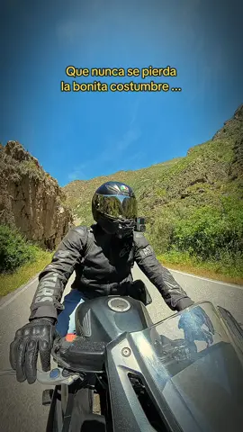 Saludo Biker ✌️🏍🛵 #honda #cbr500r #goprohero11 #insta360x4 #carretera  #saludobiker #bikerlife #motoviajero #amorporlasmotos 