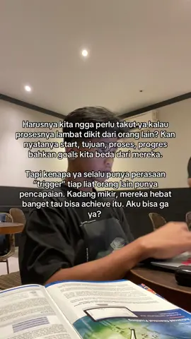 Kadang ke-triggered sama orang lain, tapi kadang jadi motivasi juga buat achive apapun yang aku mau. Tapi hidup seperti ini rasanya berat banget, selalu ngerasa apapun itu adalah perlombaan. Padahal gaada panitianya😭 #mahasiswa #skripsi #mahasiswaakhir #unmul 