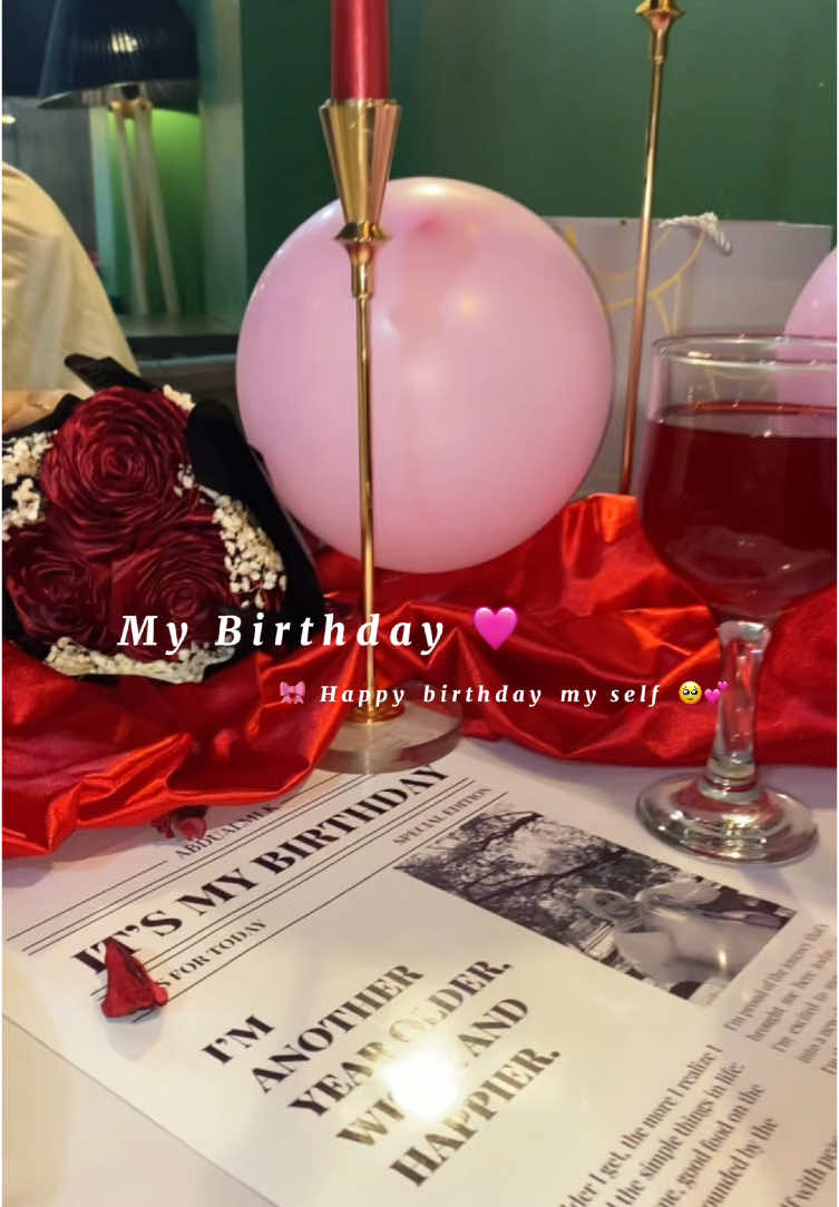#CapCut my birthday 🥹💕🫶🏻🫧#happy #happy birthday #🎂🎉🎊🥳🎈🎁 #aniversário #عيدميلادسعيد🎂🎁🎉 #عيدميلاد 