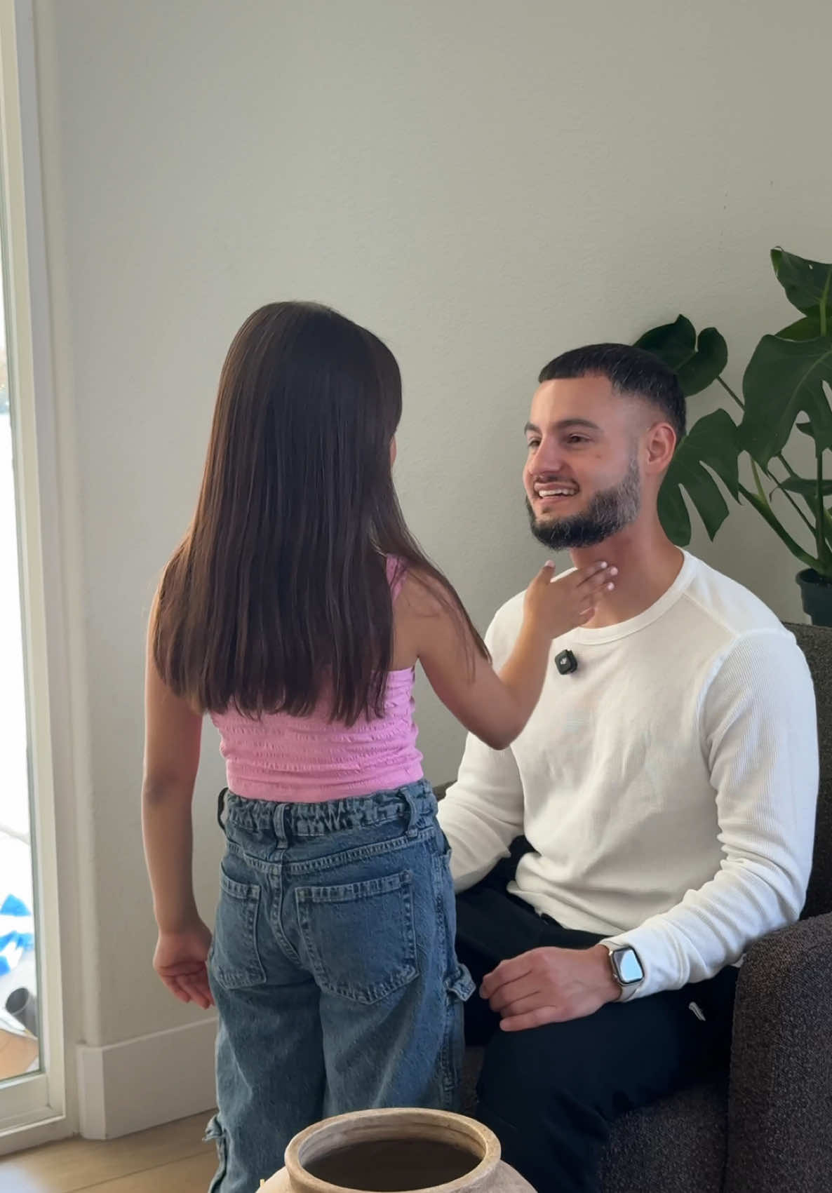 A smooth shave is non-negotiable for me. Bonus points when my daughter gives it the seal of approval 👏🏼 @Harry's #harrysplus #harryspartner