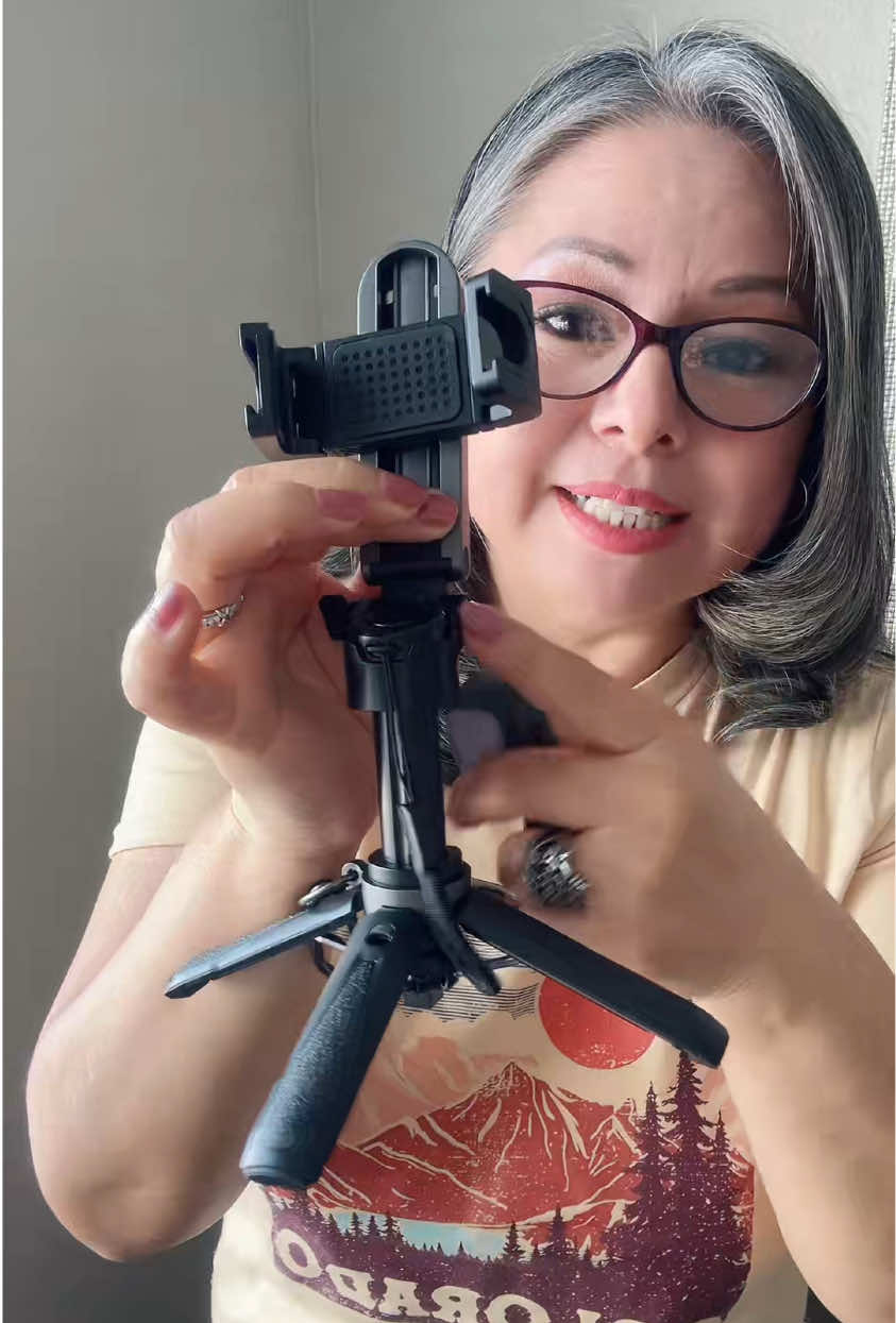Selfie Sitck Mini Tripod #selfie #tripod #mini #stick #minitripod #camera #electronics #accessories #phonestand #bestseller #recommendations #musthave #tiktokshop #fyp #viral 