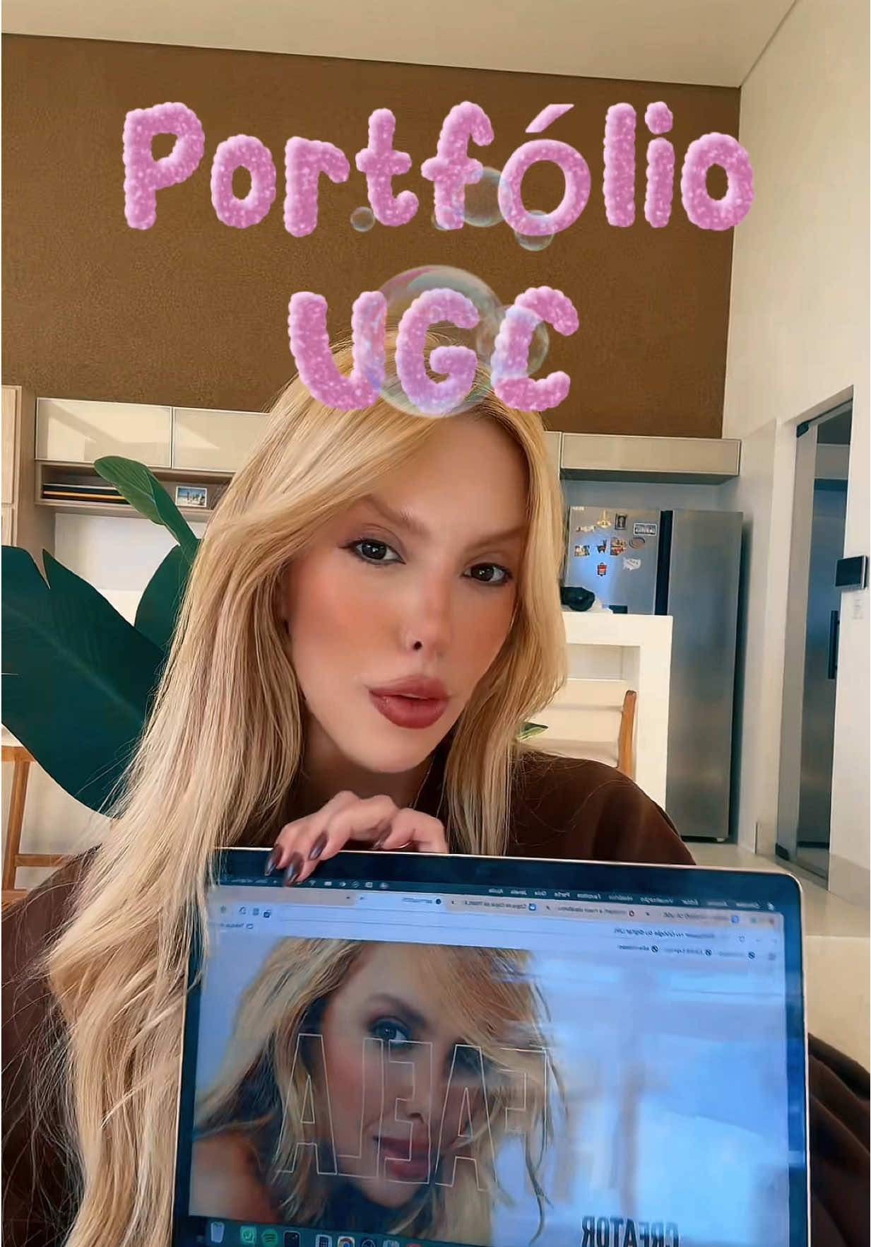 DICAS EXTRAS ⬇️ 1) Escolha nichos não-óbvios para trabalhar no UGC e não apenas moda/beleza. Os nichos que MAIS pagam são: apps, tecnologia, serviços, humor, gastronomia, decoração e pet  2) Coloque no mínimo 4 nichos e 4 vídeos por nicho se quiser ter resultados superiores 💰💸 3) O design é muito importante - evite excessos. Deixe mais objetivo e direto ao ponto, evitando textos e informações desnecessárias  #ugc #ugccreator #portfolio #midiakitparainfluencer #midiakit 