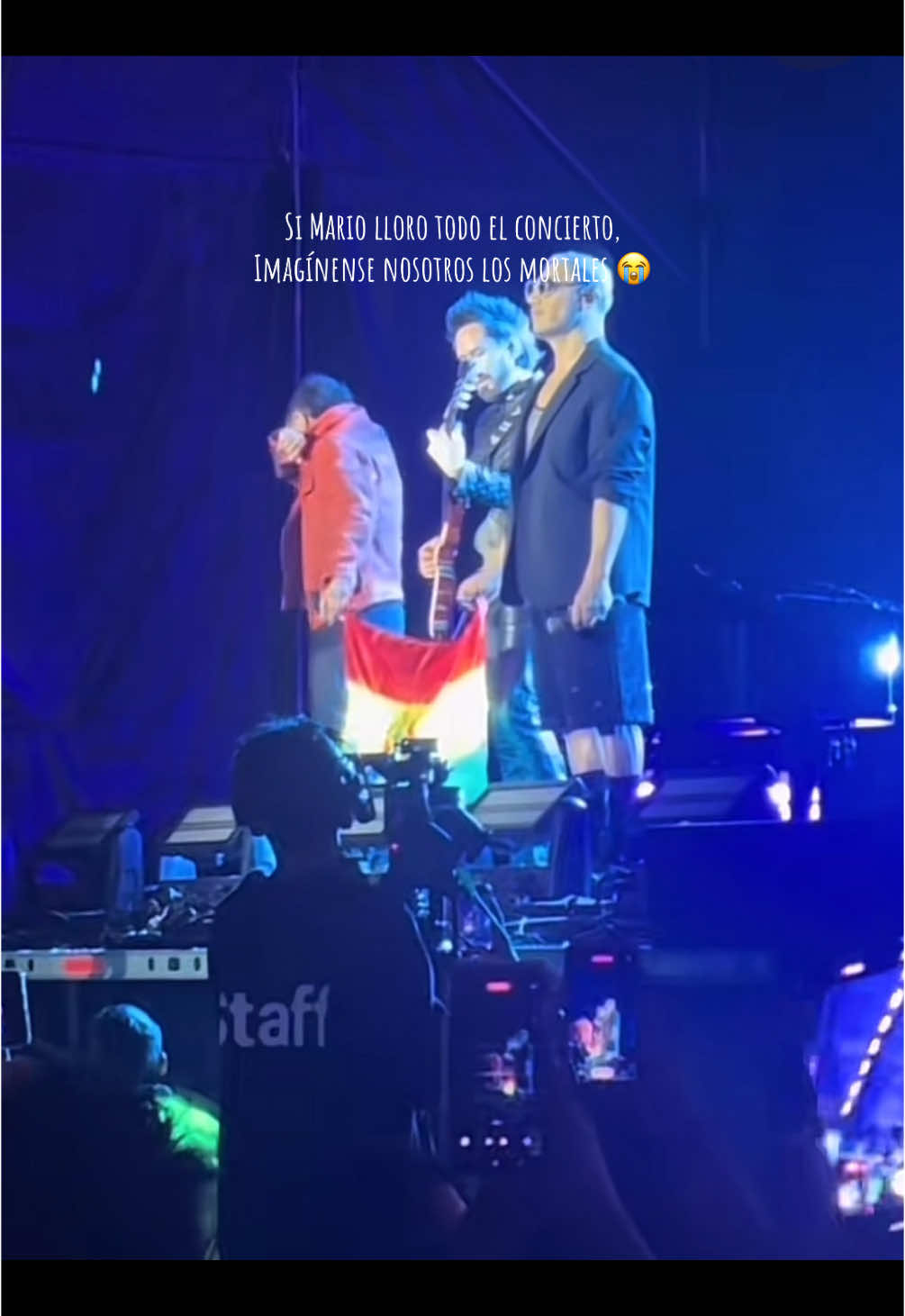 Que concierto insuperable 😭✨  Mario llorando en el escenario… y nosotros llorando con él 🥺❤️ #C#CamilaEnVivoP#PuraEmociónA#AmorEternoBolivia ##Camila