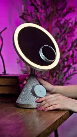 𝐏𝐨𝐫𝐨𝐝𝐨 𝐋𝐄𝐃 𝐌𝐚𝐤𝐞𝐮𝐩 𝐌𝐢𝐫𝐫𝐨𝐫 🪞 تتميز مرآة المكياج LED الأنيقة ومتعددة الوظائف، Porodo، بميزات متقدمة وتصميم أنيق. يمكن تزويده بمخرج لاسلكي يصل إلى 15 وات لشحن مريح أثناء استعدادك. تحتوي هذه المرآة على ثلاثة مستويات سطوع قابلة للتعديل، عالية ومتوسطة ومنخفضة، مع ثلاثة أوضاع لدرجة حرارة اللون لضمان إضاءة مثالية للمكياج أو العناية بالبشرة أو العناية الشخصية. مزود بمدخل/مخرج من النوع C ومخرج USB-C بقوة 5 وات للشحن الفعال، كما تم تصميمه مع مكبر صوت بلوتوث مدمج بقوة 5 وات للحصول على صوت عالي الجودة مع توفير مسافة نقل تصل إلى 30 مترًا - أضف بعض الموسيقى إلى روتين جمالك. تم تصميم هذا المنتج بشكل مريح، ويمكن تشغيله في درجات حرارة تتراوح بين 0 إلى 45 درجة مئوية، ويتم تشغيله عبر مدخل USB-C. مرآة المكياج LED من Porodo هي مزيج مثالي بين الوظيفة والأناقة. ● ضمان أستبدال لمدة سنتان السعر: 39,000 دينار 💸 ─ ─ ─ ─ Pixel ─ ─ ─ ─ العنوان: بغداد - الشعب - شارع الصحة 📍 رقم الهاتف: 07727197019 📞 التوصيل داخل مناطق بغداد 2,000 دينار 🚕 التوصيل لجميع المحافظات 4,000 دينار 🚕