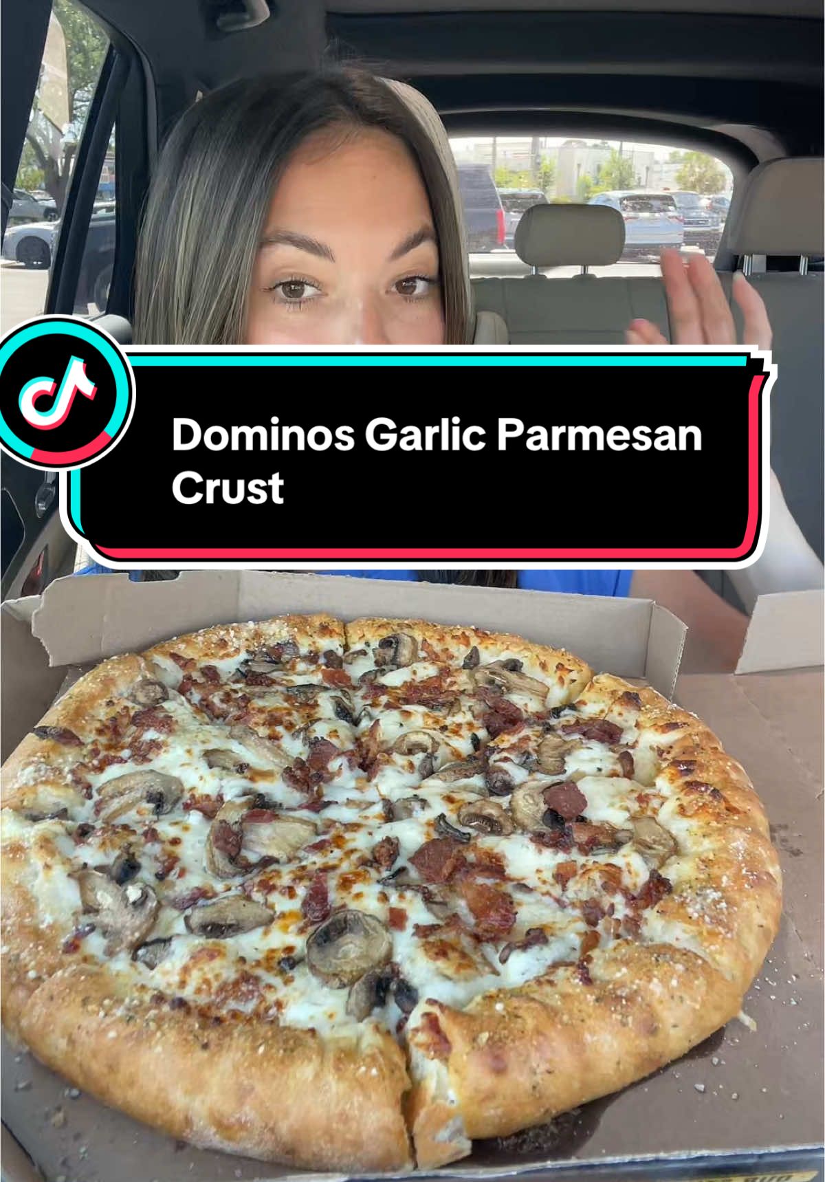 Can’t convince me the garlic parm sauce isn’t 🔥 #dominos #pizza #fastfood #eatingvideo #foodreview #eatingshow #mukbang #pizzareview 