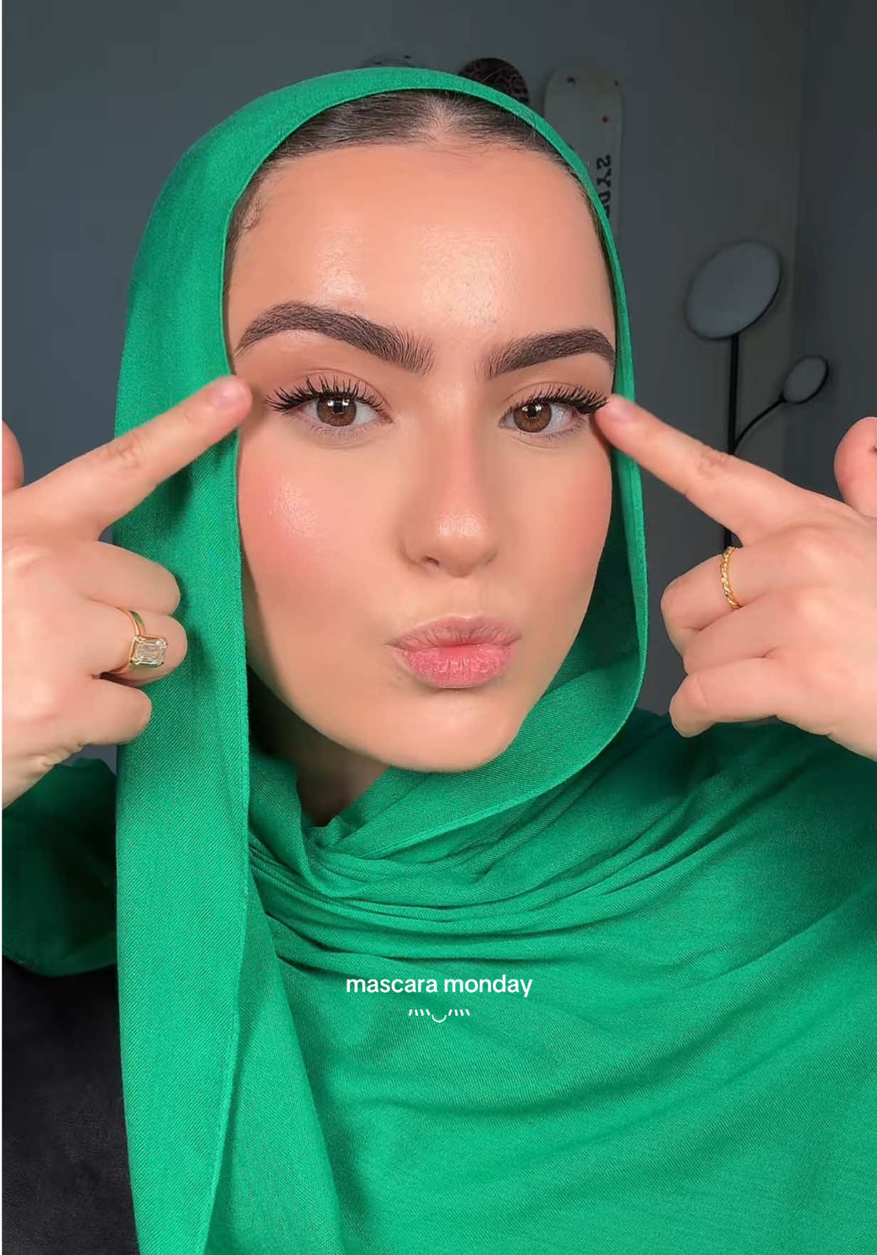 lets try out a different mascara every monday yalllll ⺣◡⺣ first up is the @Maybelline NY sky high mascara and im impressed!!! what do yall thinkkkkk??? #makeup #mascara #mascarareview #mascararoutine #skyhighmascara #maybelline #hijabi  