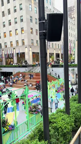 Strolling New York City , The Rockefeller Center 🇺🇸#usa🇺🇸 #nyc #ny #news #newyorkcity #unitedstates #unitedstates #tiktok 