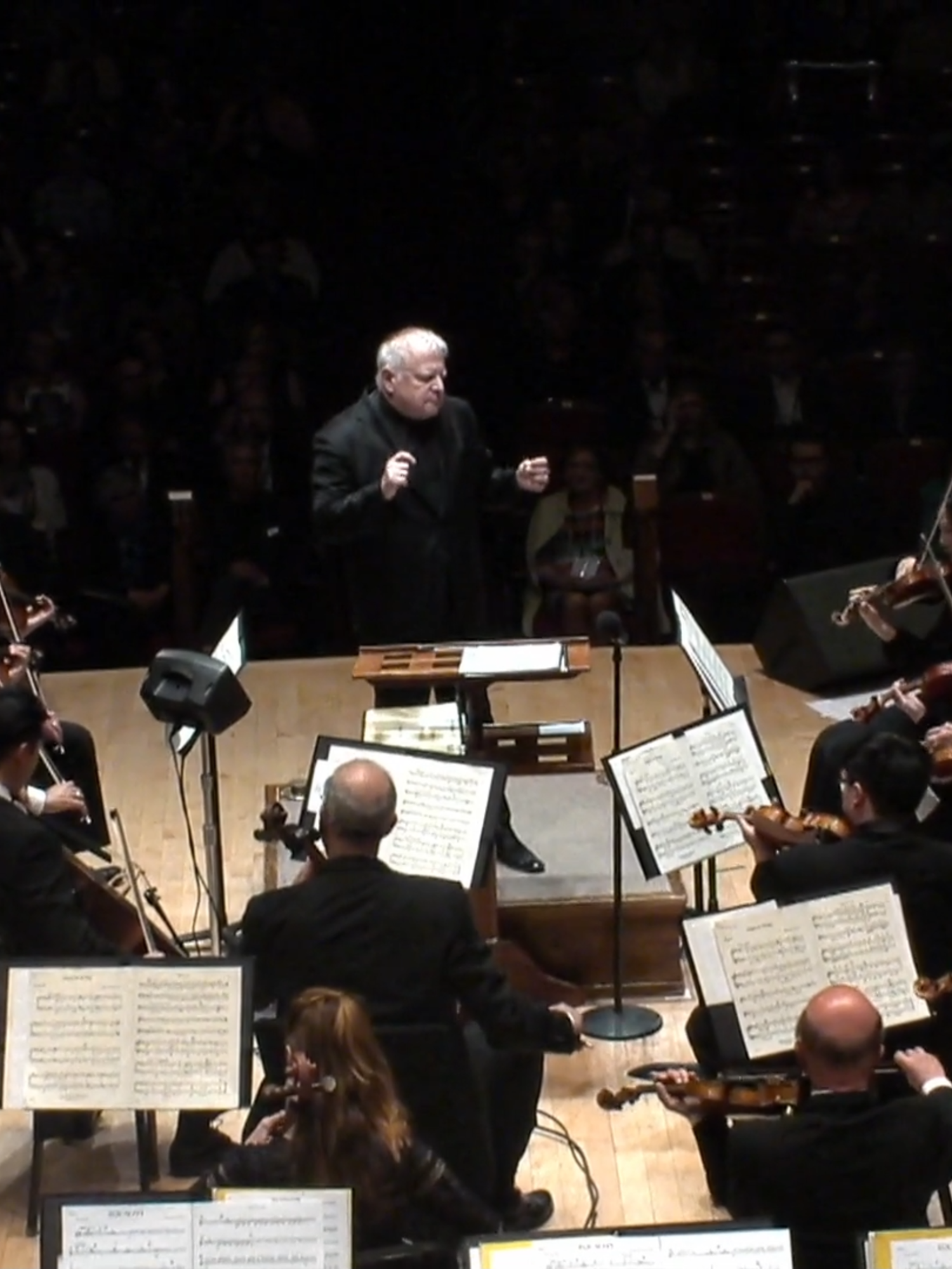 Samuel Barber's Adagio for Strings Detroit Symphony Orchestra Leonard Slatkin, conductor June 6, 2017 Barber's Adagio for Strings originated as the second movement of his String Quartet, Op. 11, composed in 1936. At the suggestion of conductor Arturo Toscanini, Barber arranged it for string orchestra, leading to its premiere by the NBC Symphony Orchestra on November 5, 1938. The piece quickly became emblematic of national mourning, performed at the funerals of Presidents Franklin D. Roosevelt and John F. Kennedy, and following the September 11 attacks in 2001.  The inspiration behind the Adagio is believed to stem from a passage in Virgil's Georgics, describing a wave's ascent and crash—a metaphor for the music's emotional swell and release. Barber's partner, Gian Carlo Menotti, recounted this literary influence, highlighting the piece's deep emotional resonance. Behind the Music Utah Symphony Leonard Slatkin, renowned for his interpretations of Barber's work, has conducted the Adagio on multiple significant occasions, including a tribute following the September 11 attacks. His insight into the piece emphasizes its structure: beginning with a solitary melodic line that builds to a powerful climax, followed by a profound silence, and concluding with two chords that evoke a sense of finality and peace.  This performance by the Detroit Symphony Orchestra stands as a testament to the enduring power of Barber's composition—a piece that continues to move audiences with its profound expression of sorrow and solace. #samuelbarber #adagioforstrings #detroitsymphonyorchestra #leonardslatkin #classicalmusic #emotionalresonance #liveperformance