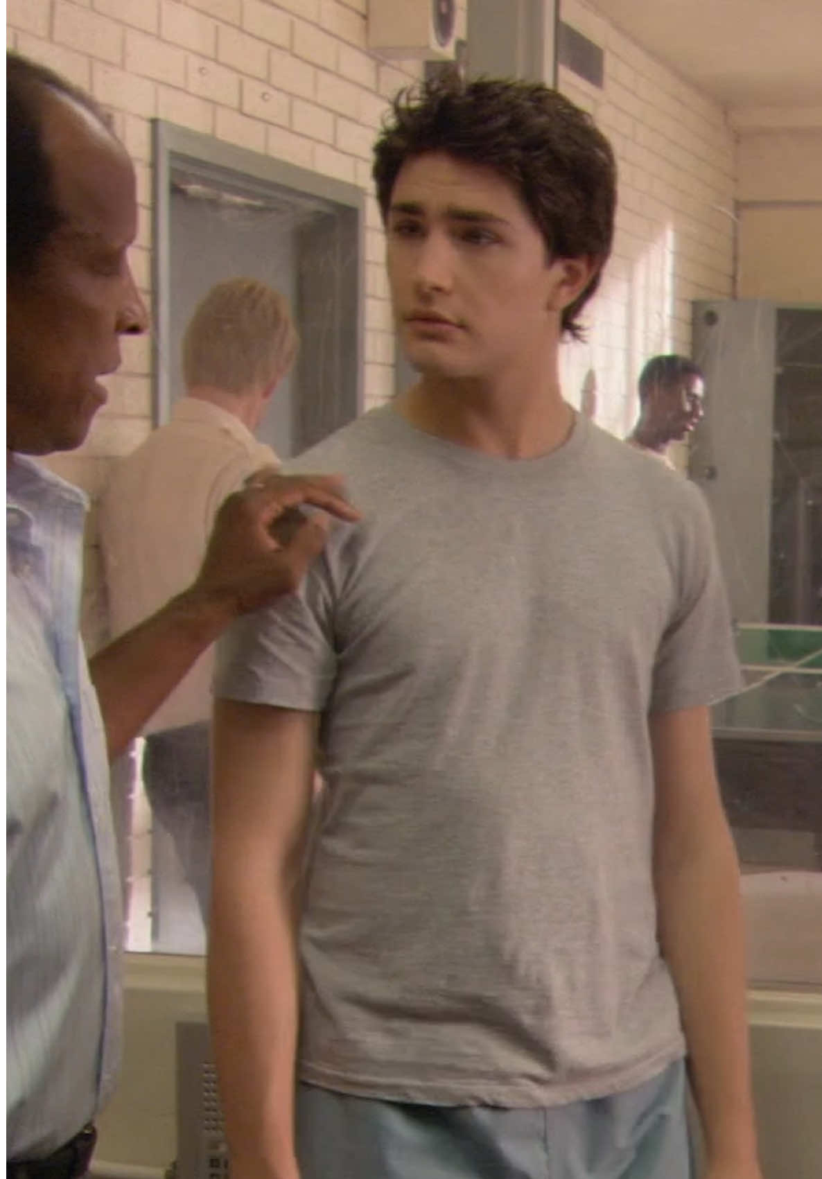 Put a finger down if you were found in the woods without a belly button. Now streaming: #KyleXY #MattDallas