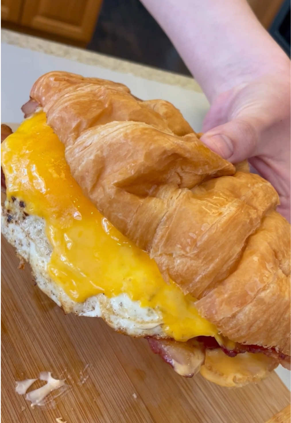 Croissants are just different😮‍💨 #grubspot #croissant #bacon #egg #cheese 