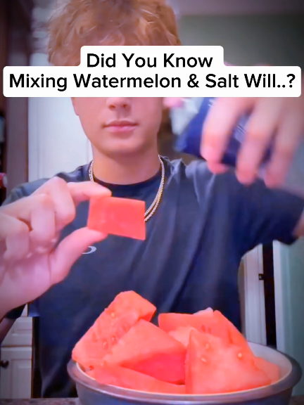 Did You Know Mixing watermelon & Salt will..?  #healthy #watermelon #salt #DidYouKnow #wellness #healthyfood #fyp 