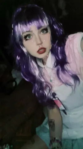 I forgot I gave away my mikan wig so I scrapped one together.. defo gonna buy one ASAP 💉💜 #danganronpa #mikantsumiki #mikanstumikicosplay #danganronpacosplay 