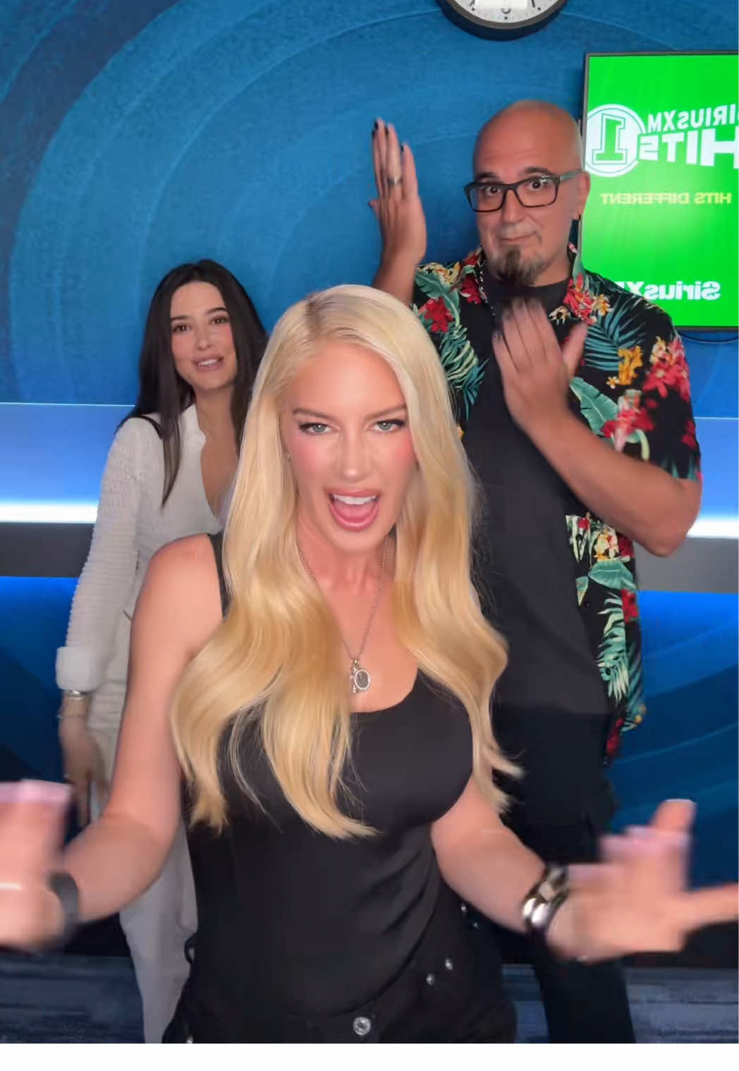 @Official.symon @Tony Fly @siriusxm let’s go! @SiriusXM Hits 1 #la #heidiwood 