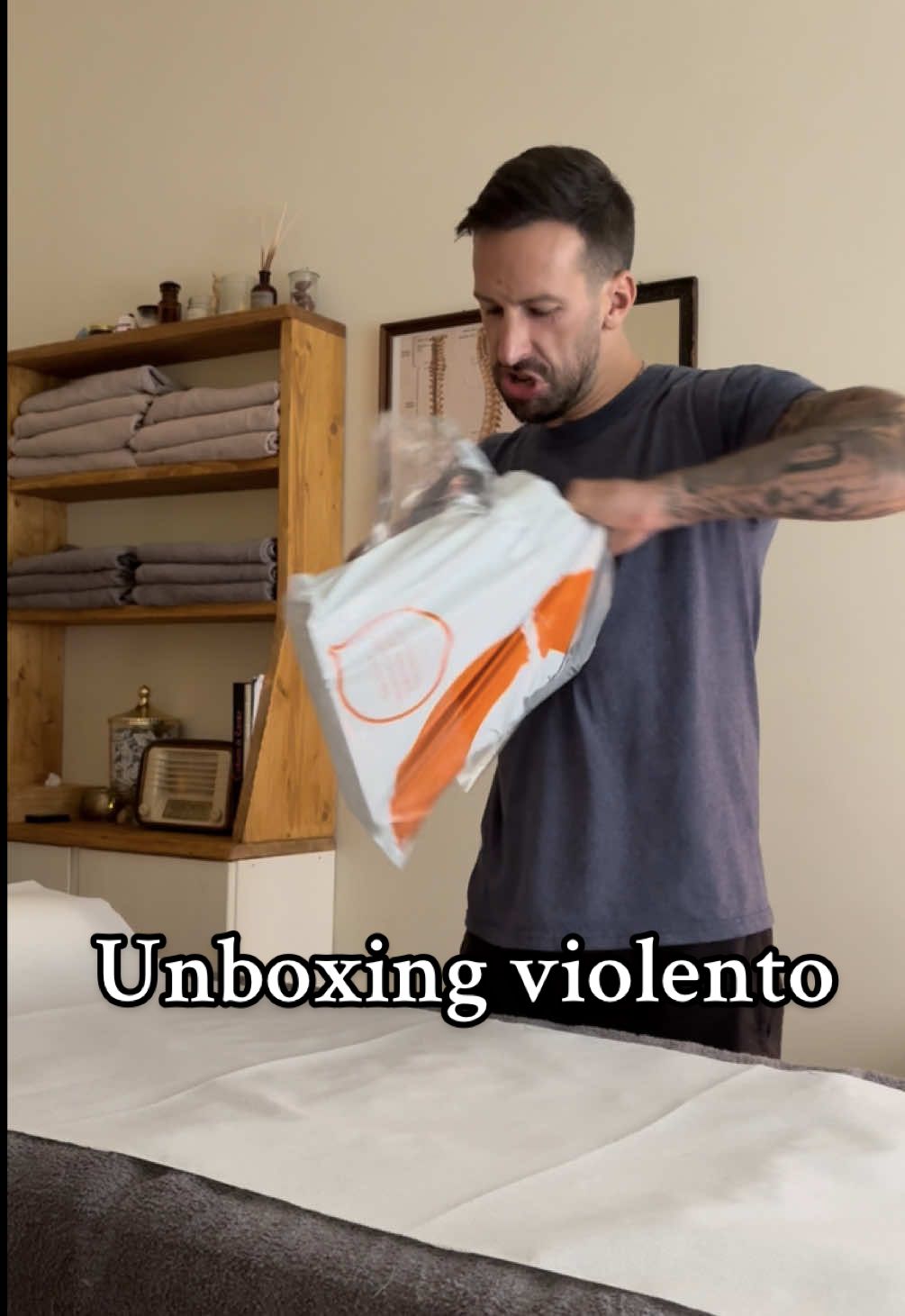 Dalla Spagna, nuovo cuscino per il viso in gel della Naggura . . . . . . #massaggi #massaggitrieste #massaggiatore #triestemassage #massaggiotrieste #triestemassaggi #centromassaggi #trieste #massage #unboxing 