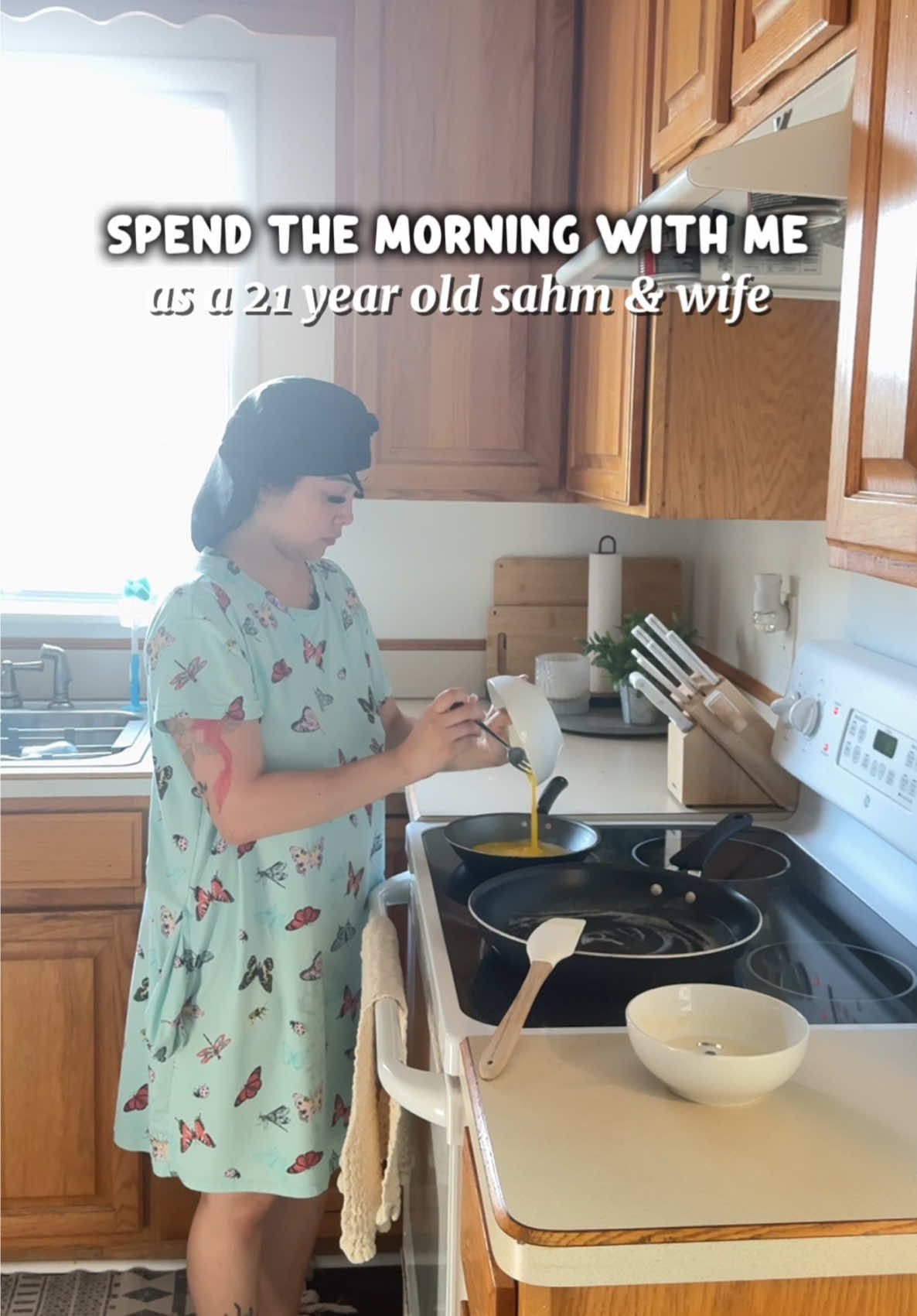 it’s giving we need to move out 😩😩😩  #firsttimemom #sahmlife #sahm #militarywife #armylife #Vlog #dailyvlog #viral #toddlermom #fyp 