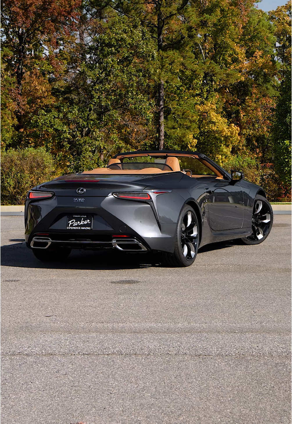 Let the sky in. The #LC500 Convertible delivers open-air thrills with every mile. 🙌