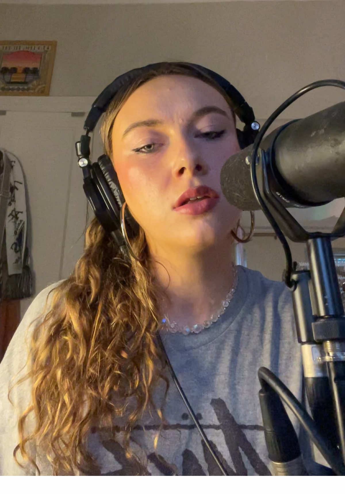 spent all weekend trying to master my vocal chain & thought I’d give it a spin with this banger of a tune  still not there yet probs need some new gear but getting there ✨  #blessings #calvinharris #clementinedouglas #cover #vocals #acoustic #housemusic 